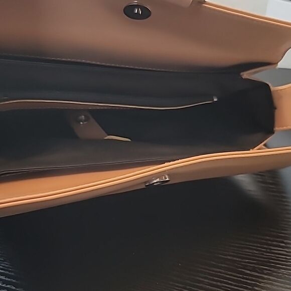 Sequoia Parise Vintage Leather Shoulder Bag - Picture 7 of 12